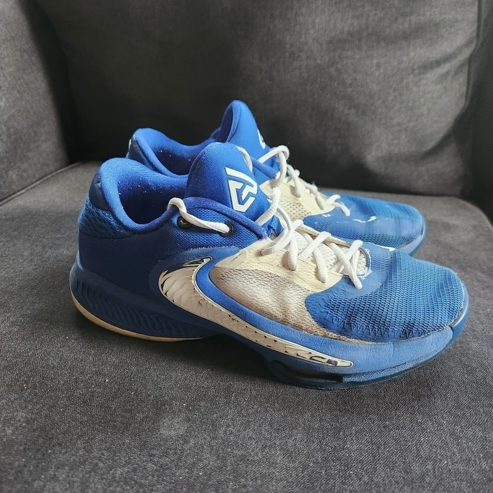 Nike Zoom Freak 4 TB Low Midnight Navy Size 8